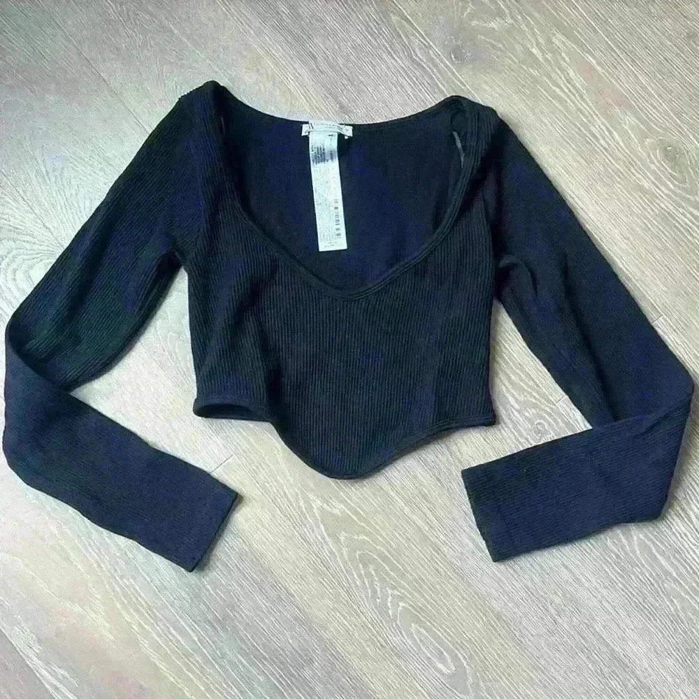 Zara Black Ribbed Long Sleeve Crop Top